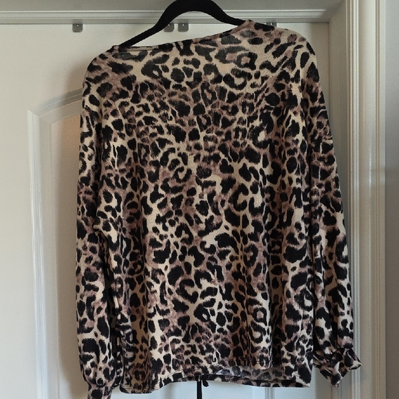 NWOT Haptics Oversized Size Small Leopard Print Women's Sweater - Picture 2 of 5